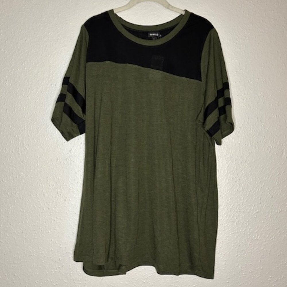Torrid Football T-Shirt Size 3 (22-24 US)